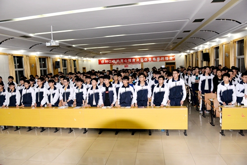 我校党总支：正确引导青春期交往