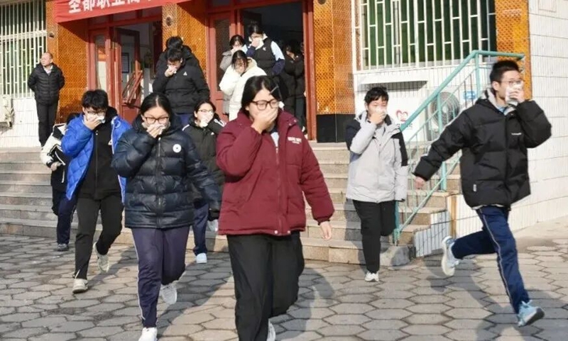 潍坊渤海教育集团圣都校区举行消防逃生应急疏散演练